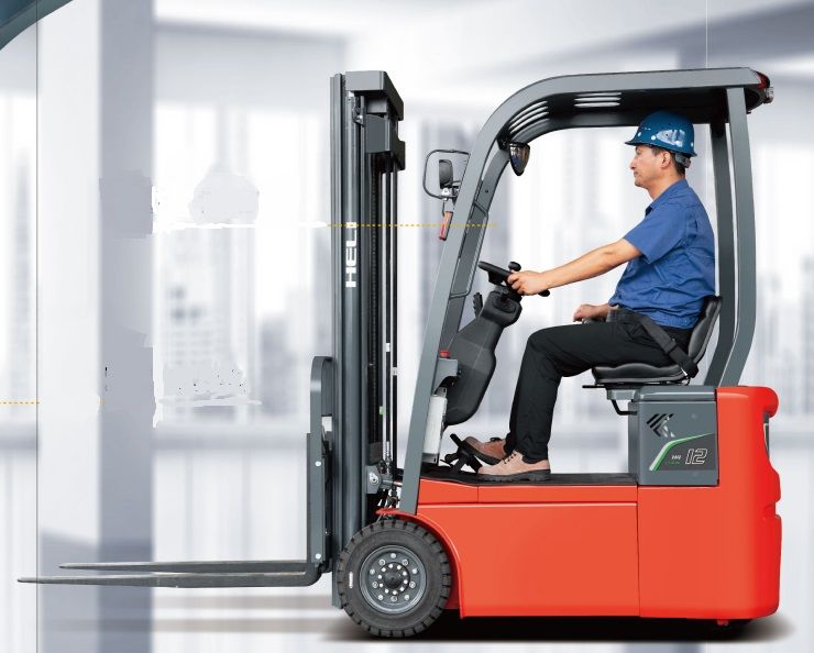 H4 2000lbs 3 roues assis électrique (Traction)